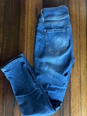 Evermore Denim High-Rise Women's Skinny Jeans in Classic Blue with distressing